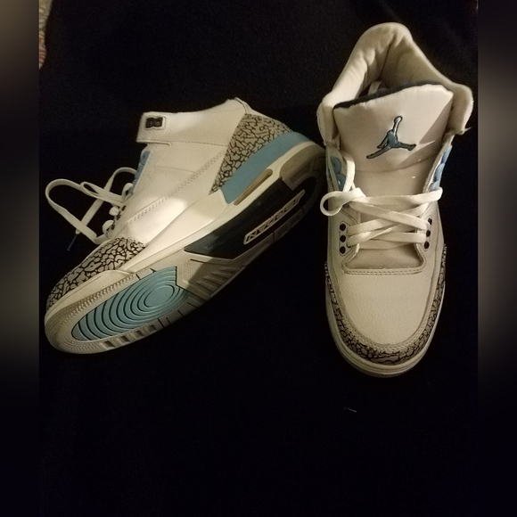 Nike Jordans - Picture 7 of 7